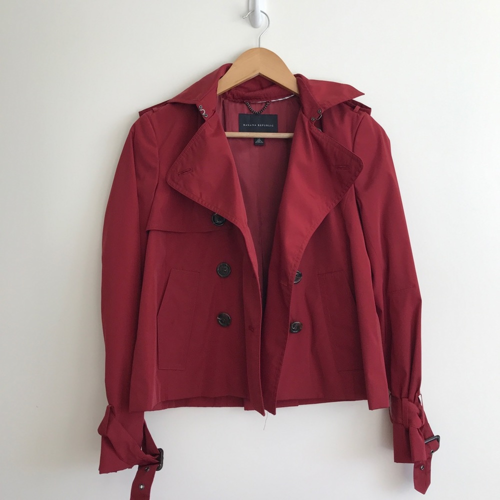 BR short Clara trench coat